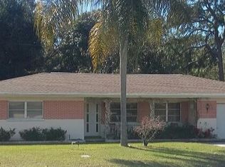 927 Lake Dr, Dunedin, FL 34698