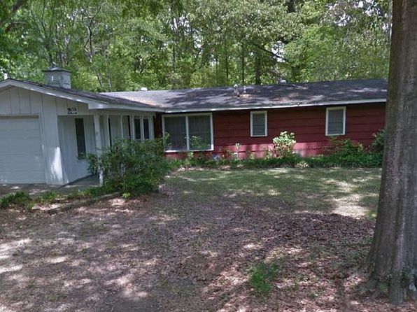 1326 Woody Dr