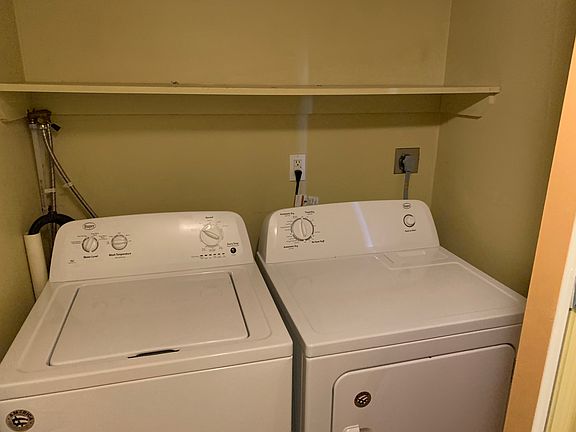3rd image of 67 Salem End Rd #2