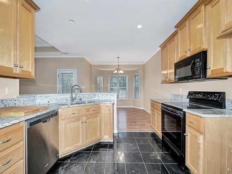 109 Dupont Cir — Photo 8