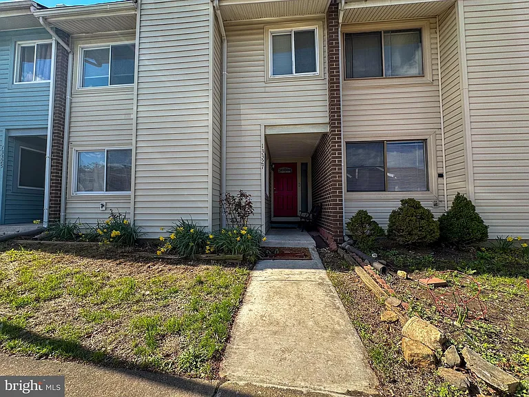 13327 Schwenger Pl — Photo 54