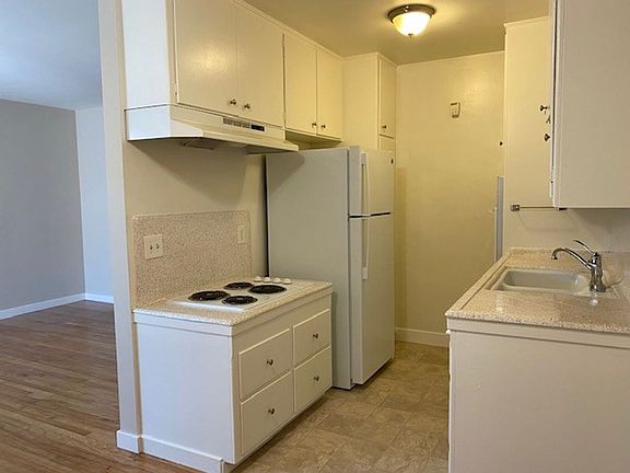 4th image of 338 Linden Ave #11