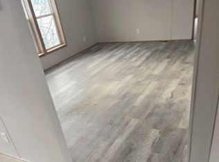 9475 River Oak Dr, Fenton, MI 48430