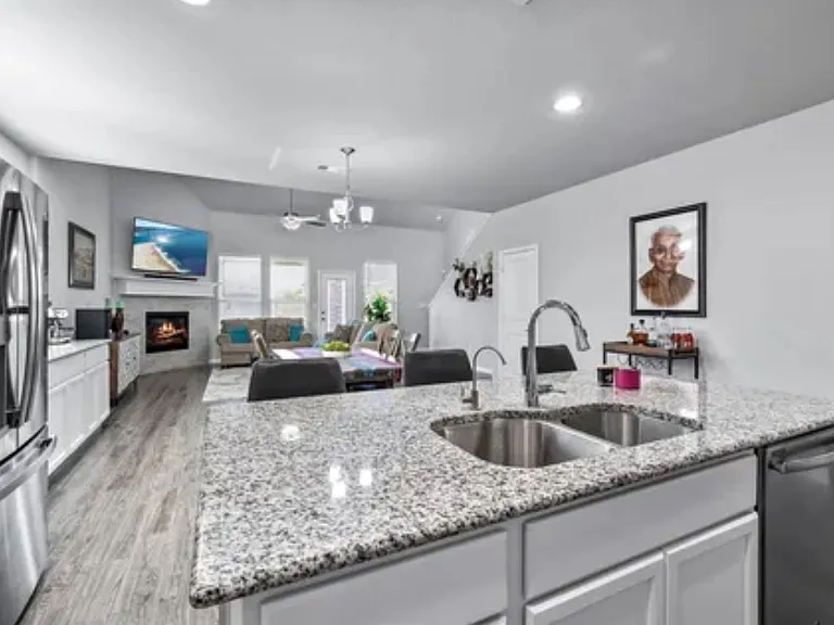 212 Darlington Trl — Photo 6