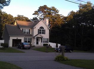 9 Gillen Pl, Mastic, NY 11950