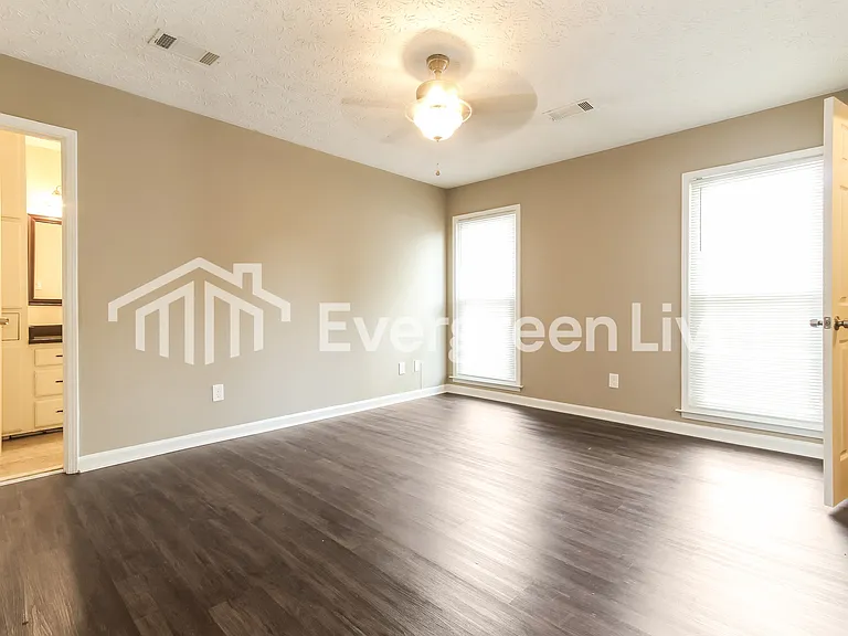 7401 Brampton Ct — Photo 8