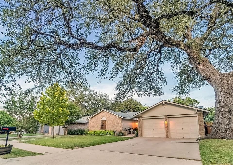 1st image of 6803 Moonmont Dr