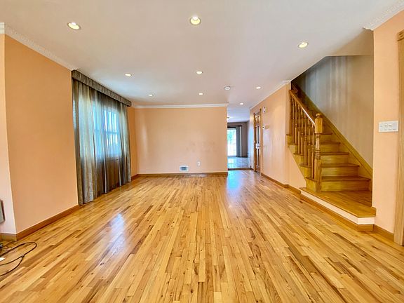 4th image of 60 Willowwood Ln #2