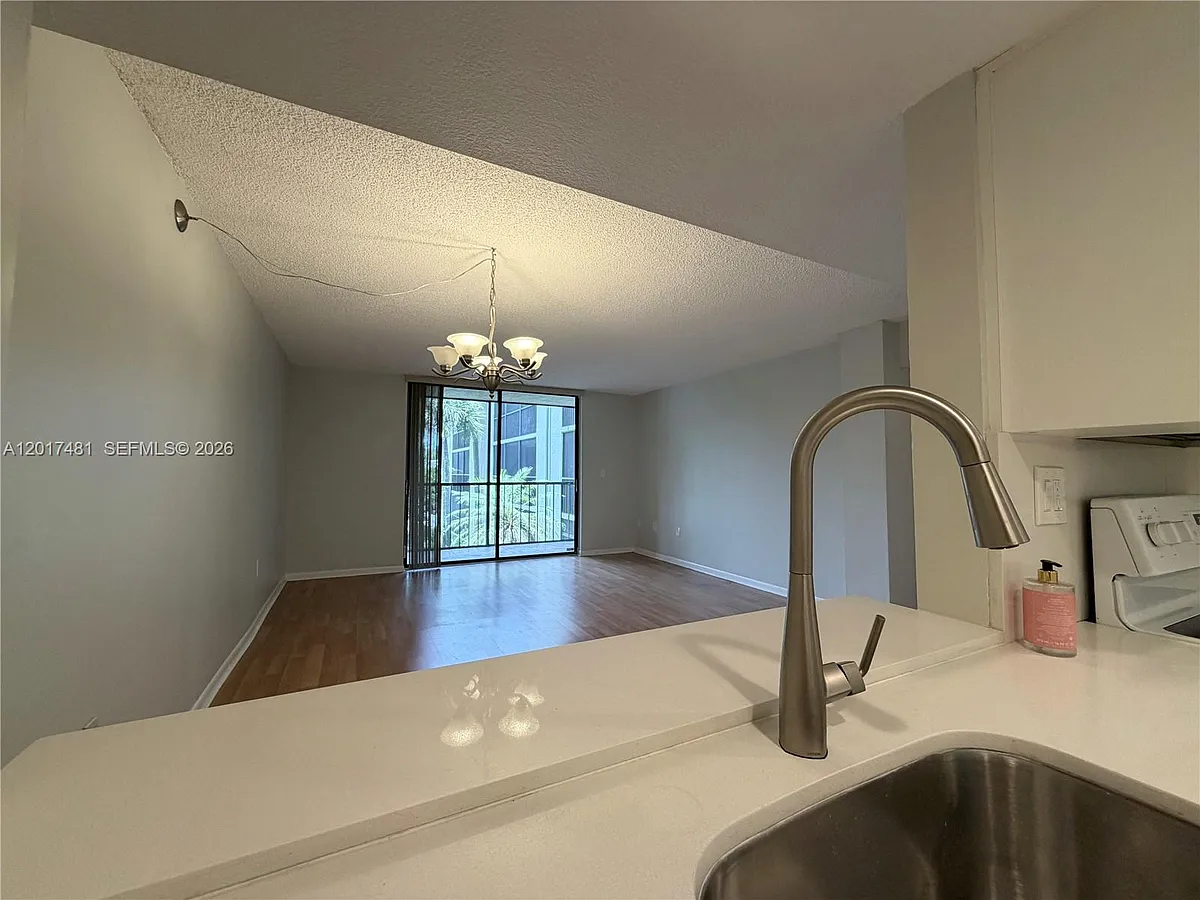 Building Photo - 8015 SW 107th Ave #203