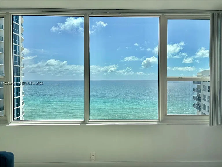 3505 S Ocean Dr #1506 — Photo 16