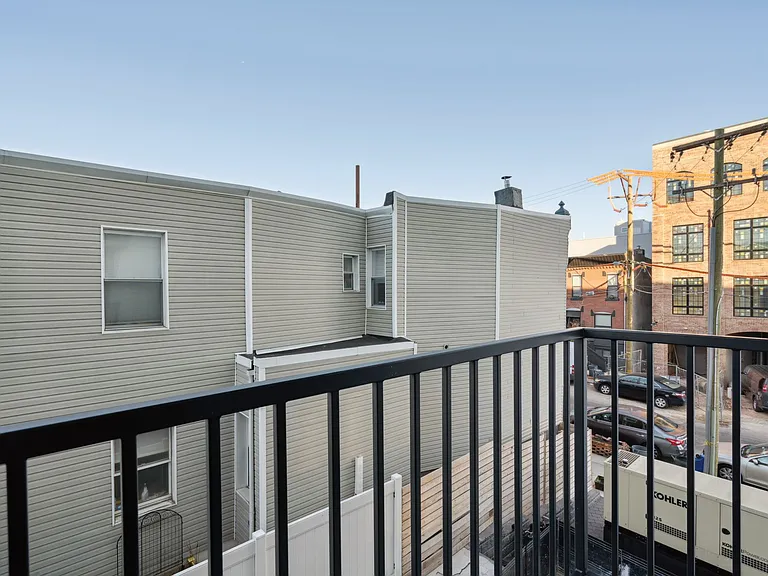 Graduate Pointe — Photo 110