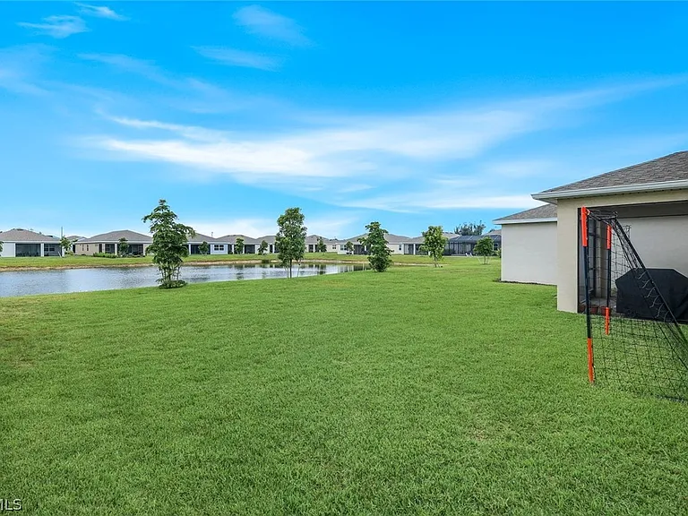 421 Coral Reef Pl — Photo 39