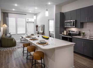 641 W Crosstimbers St #1-412, Houston, TX 77018