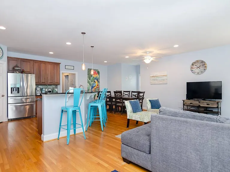 1604 Canal Dr #1 — Photo 11