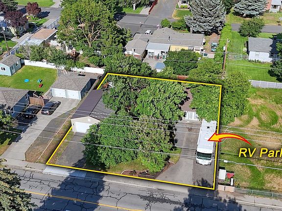 3rd image of 3302 N Vista Rd