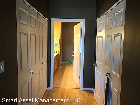 5th image of 3930 S Lake Dr