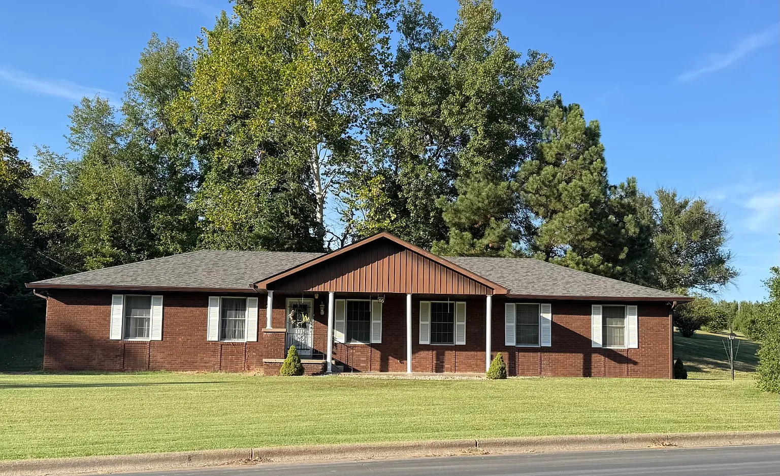 46 William Tell Blvd photo 1