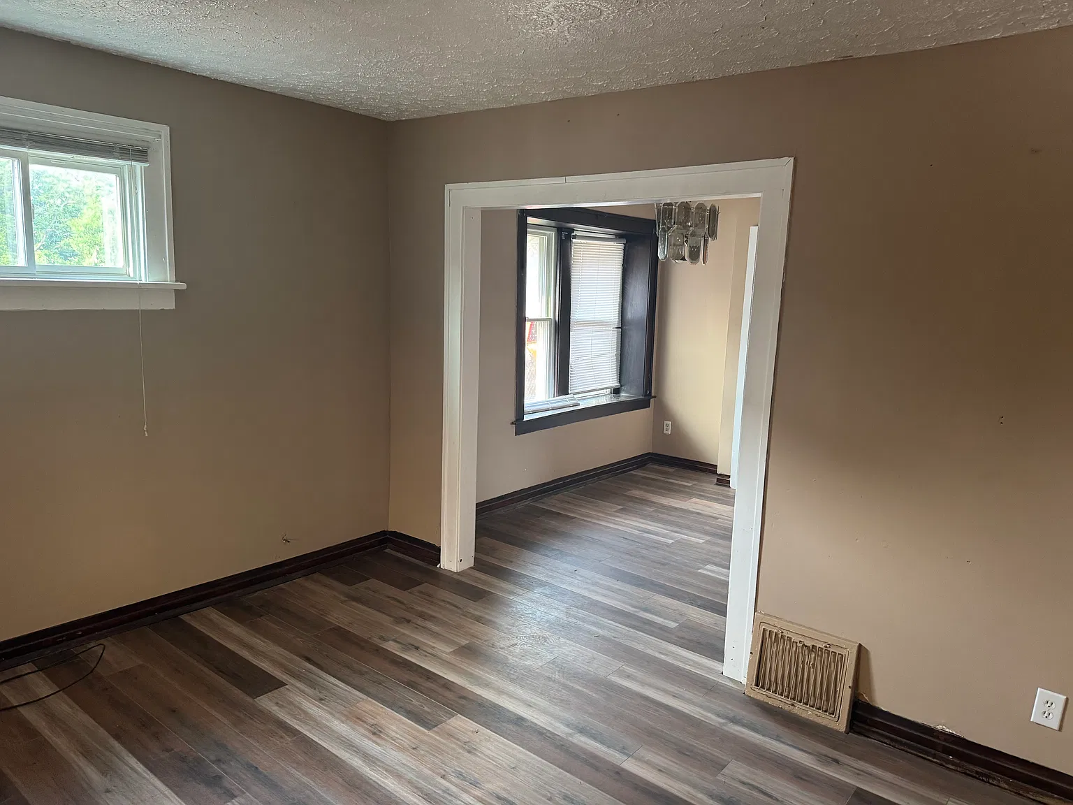 349 N Arlington St — Photo 3