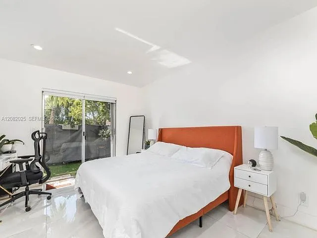 3 bed, 2.0 bath, $3,500 — Photo 3