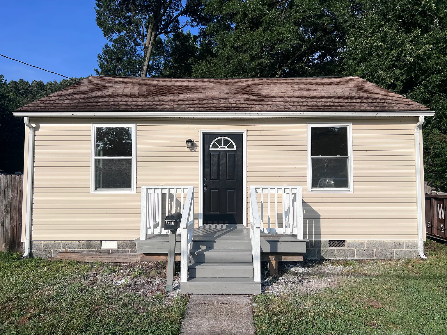 2 bed, 700 sqft, $1,700 — Photo 1