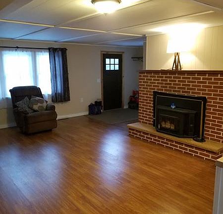 3rd image of 95 SW Griffin St