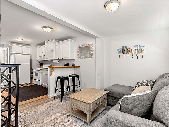 4th image of 50 Atlantic Ave Unit A