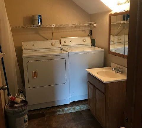 4th image of 2214 NE 45th Ave