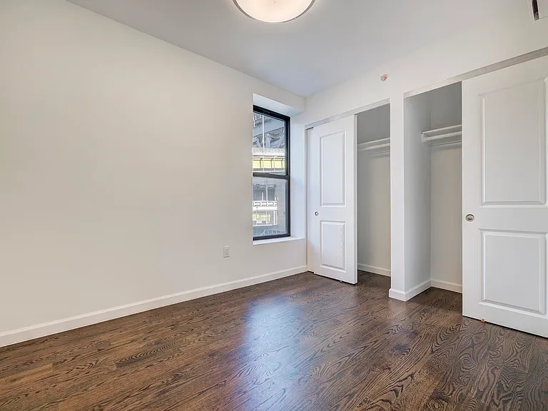 539 9th Ave #4 — Photo 7