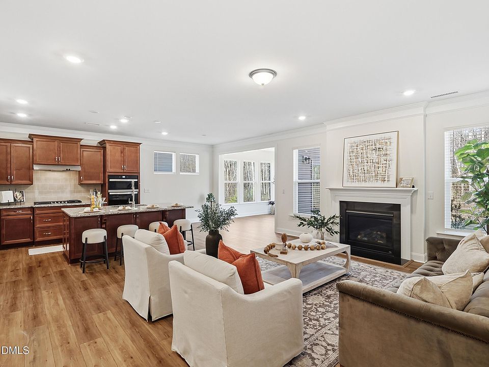 1st image of 605 Hampton Crest Ct