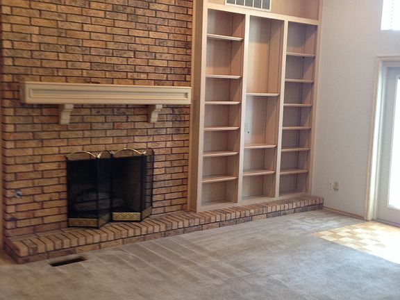 Fireplace & built in