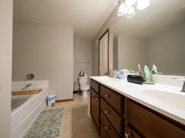 Full Bathroom Upstairs