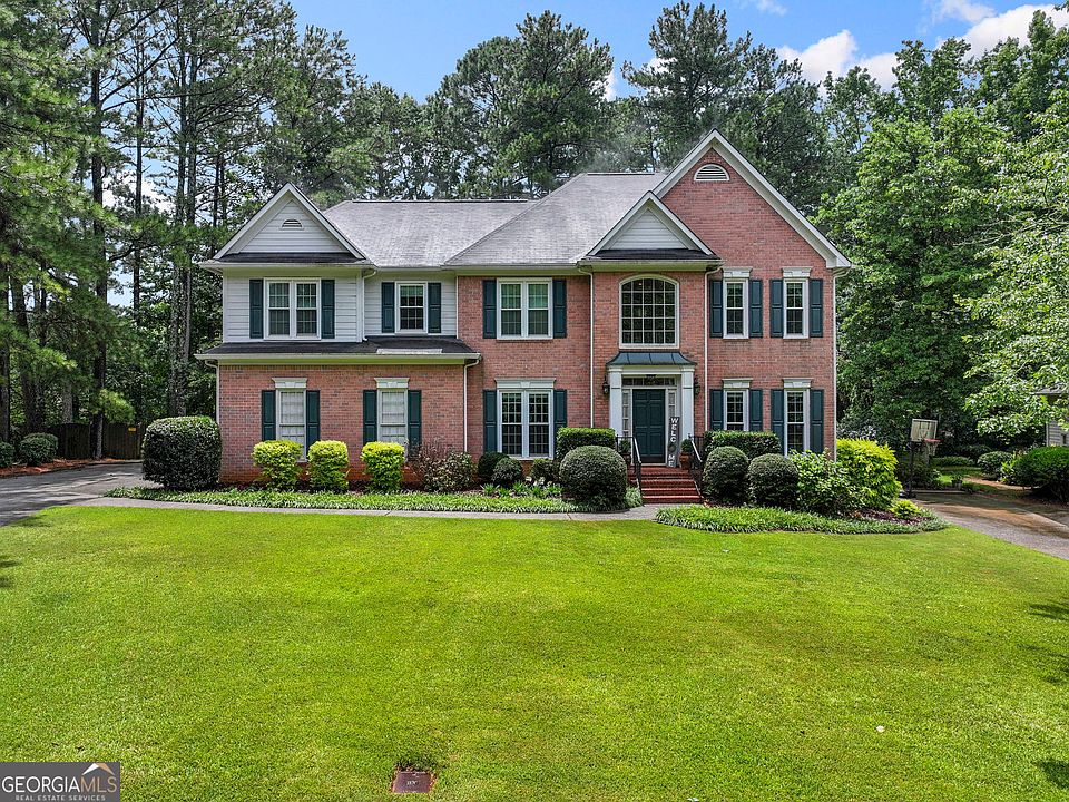 1st image of 325 Trowbridge Ln