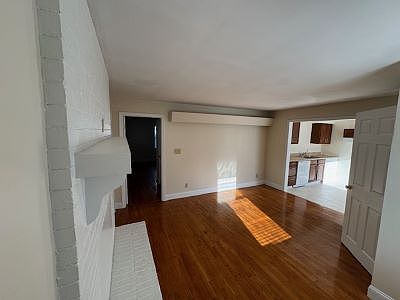5th image of 624 E State Ave