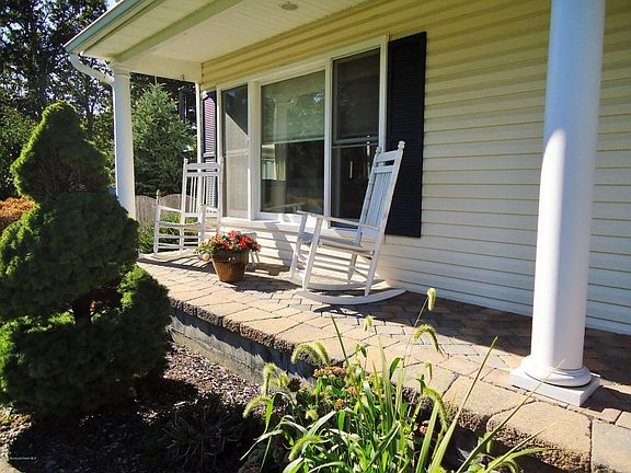 2nd image of 870 Chivas Dr