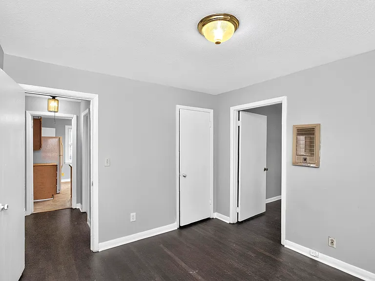 2423 Underwood St — Photo 20
