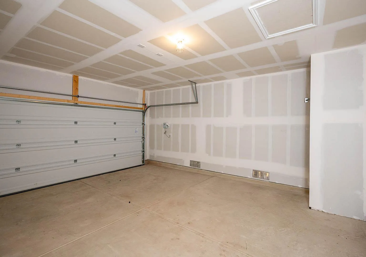 4411 Tivoli Dr — Photo 3