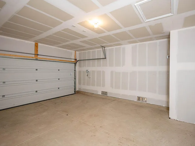 4411 Tivoli Dr — Photo 3