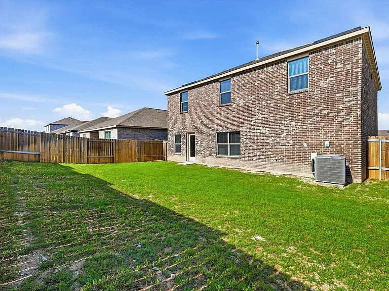 2105 Yarbrough Dr — Photo 39