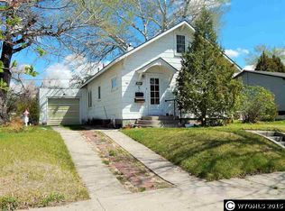 629 S 6th St, Douglas, WY 82633