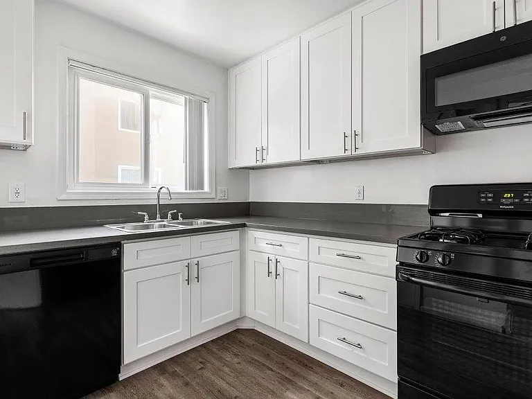 Gloria Homes Apartments — Photo 10
