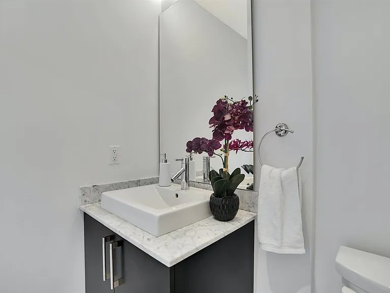 100 Thompson Ln #4D — Photo 13