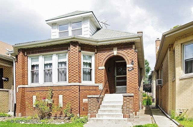 1st image of 3041 N Lowell Ave #1