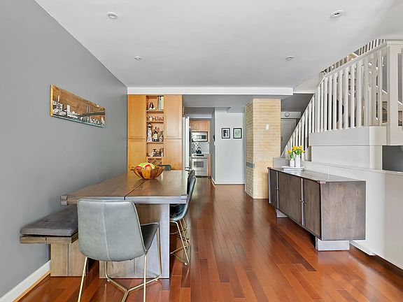 3rd image of 28 Old Fulton St #Townhouse