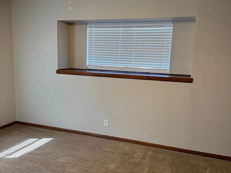 1035 Raleigh Cir — Photo 16