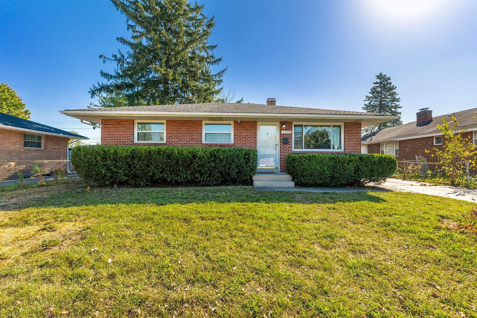 1308 Elaine Rd photo 1