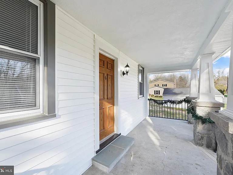 4411 Fairview Ave — Photo 5