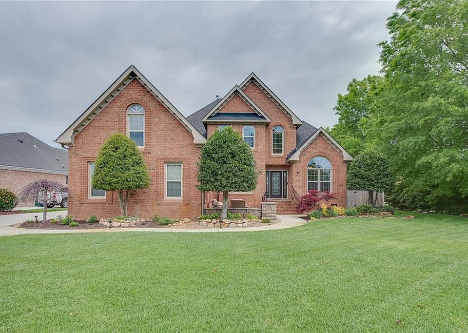 1st image of 1090 Harwich Dr