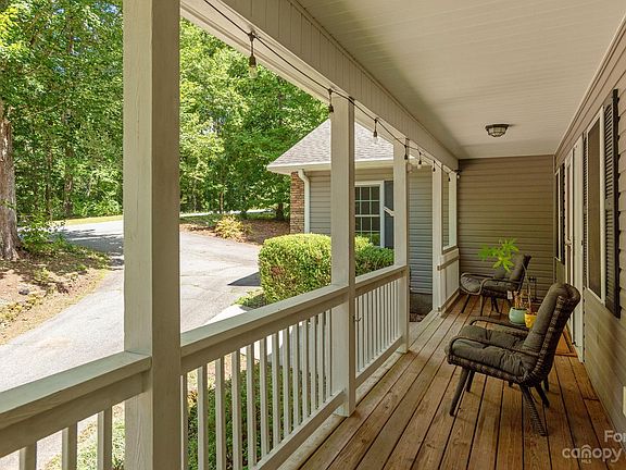 4th image of 171 Ravenwood Ln