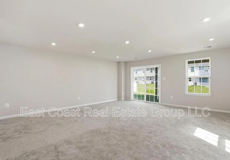 105 Dripping Spring Dr — Photo 14