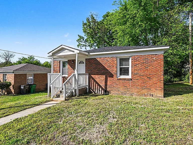 2604 Booker Ave — Photo 4